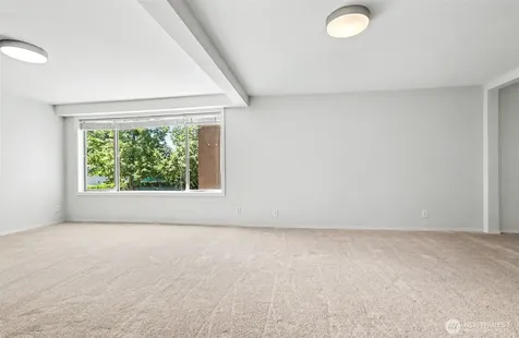 14300 32nd Avenue NE Seattle WA 98125