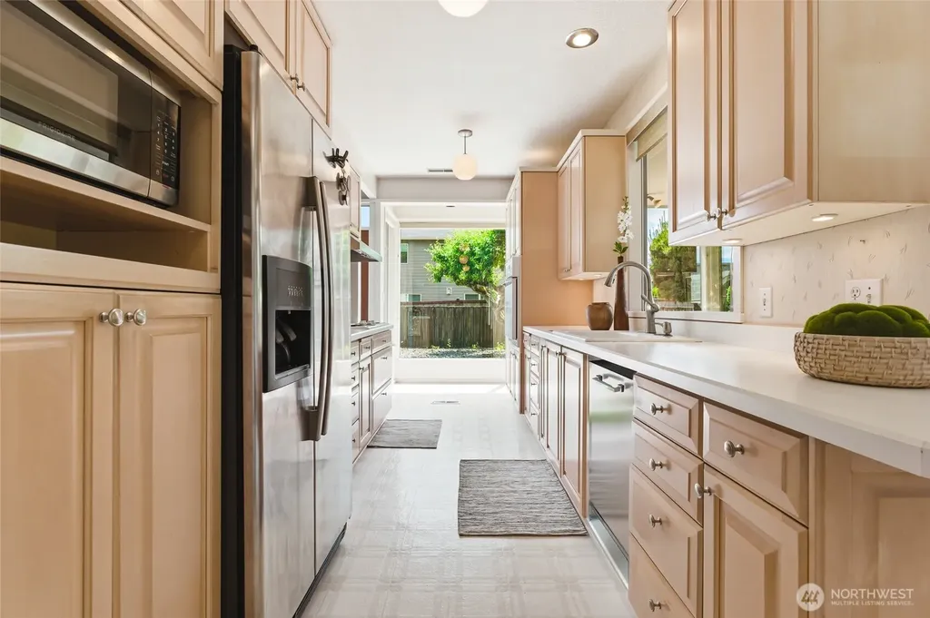 2406 Emerald Drive Milton WA 98354