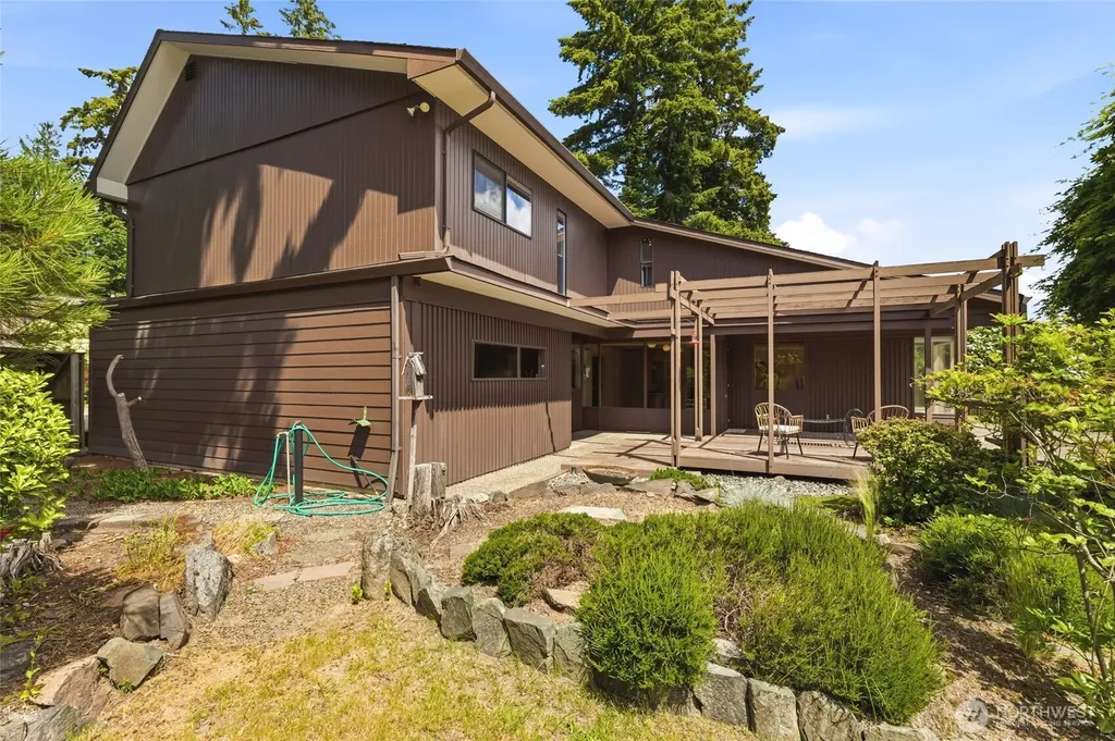 2406 Emerald Drive Milton WA 98354