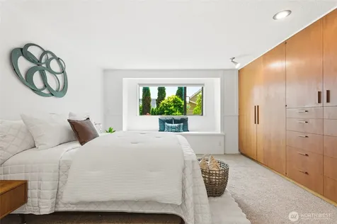 2406 Emerald Drive Milton WA 98354