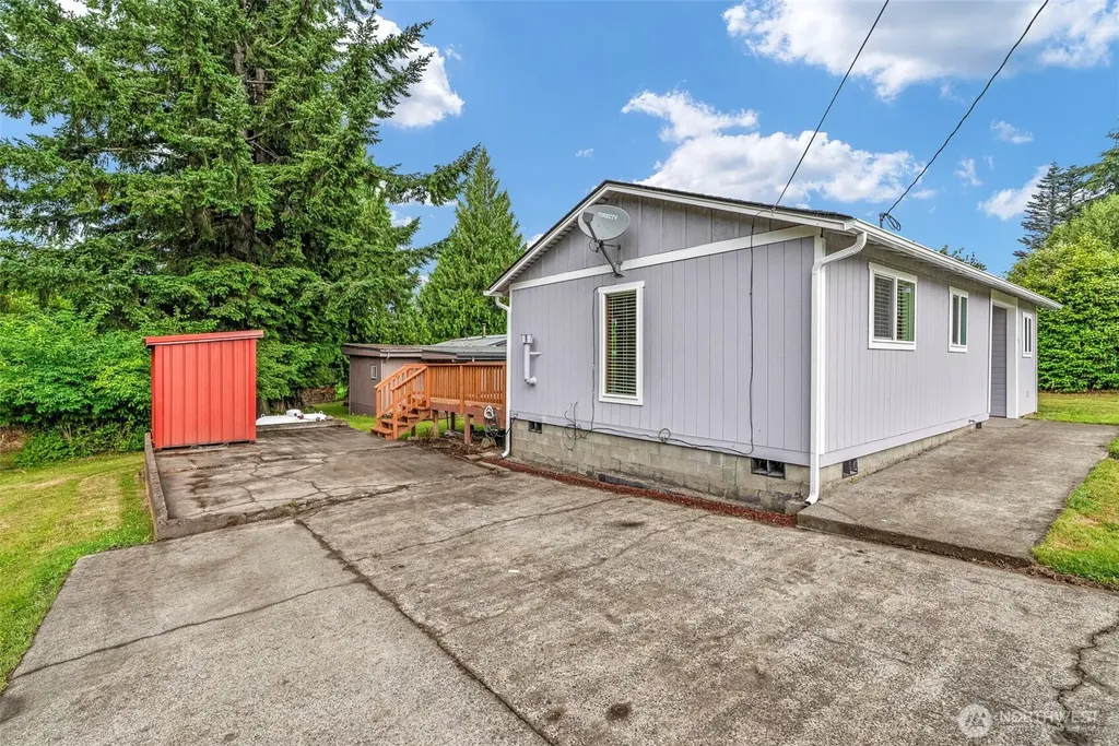 175 Jacobson Road Cathlamet WA 98612
