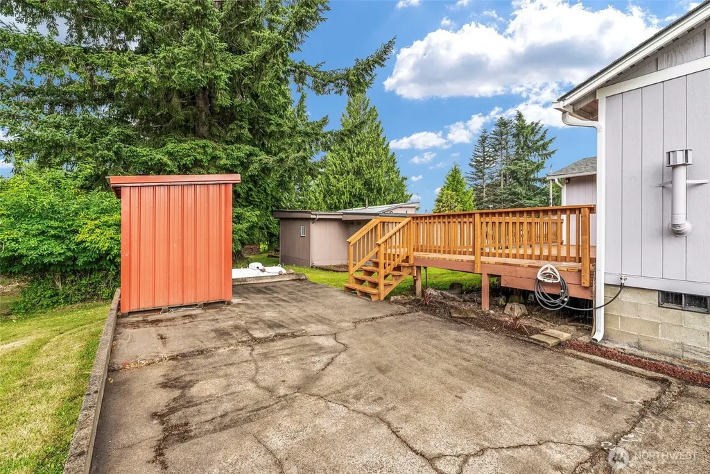 175 Jacobson Road Cathlamet WA 98612