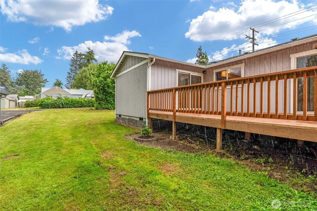 175 Jacobson Road Cathlamet WA 98612