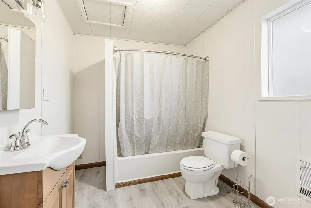 175 Jacobson Road Cathlamet WA 98612