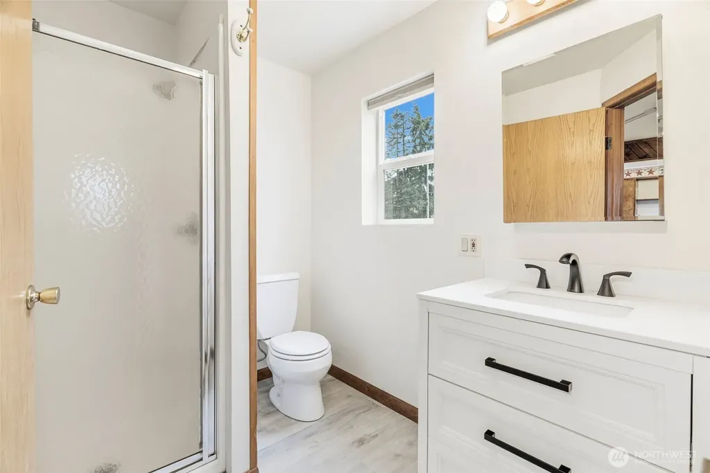 175 Jacobson Road Cathlamet WA 98612