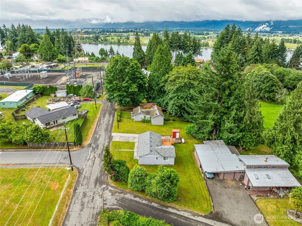175 Jacobson Road Cathlamet WA 98612