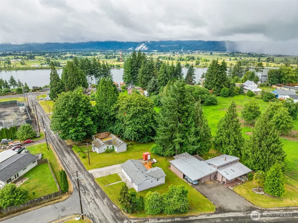 175 Jacobson Road Cathlamet WA 98612
