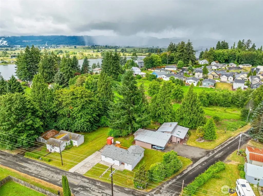 175 Jacobson Road Cathlamet WA 98612