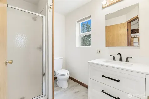 175 Jacobson Road Cathlamet WA 98612
