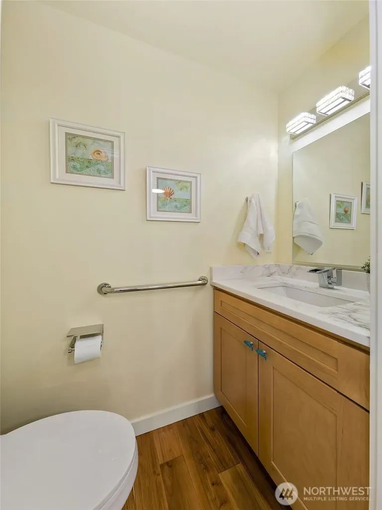 330 NE Elk Place Seattle WA 98115