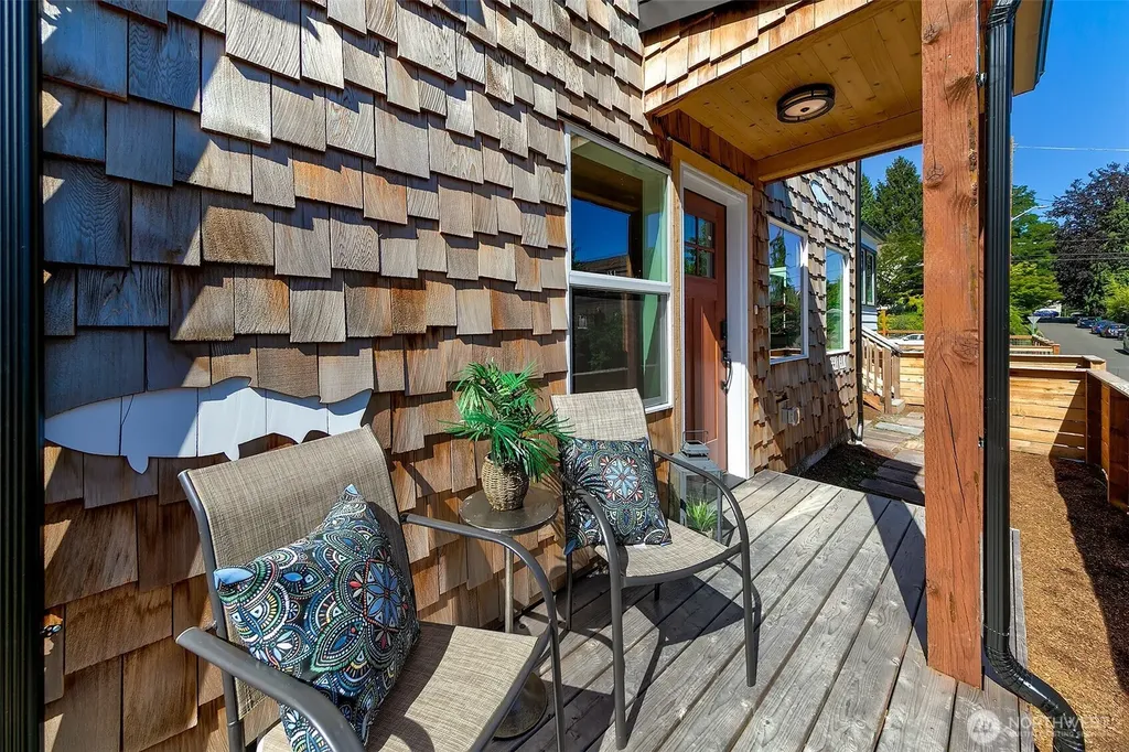 330 NE Elk Place Seattle WA 98115
