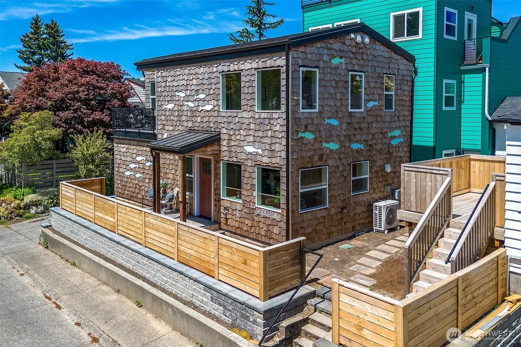 330 NE Elk Place Seattle WA 98115
