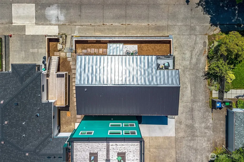 330 NE Elk Place Seattle WA 98115
