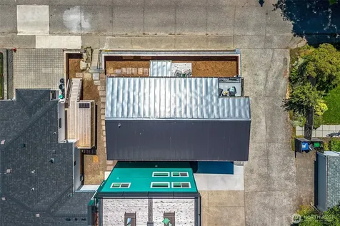 330 NE Elk Place Seattle WA 98115