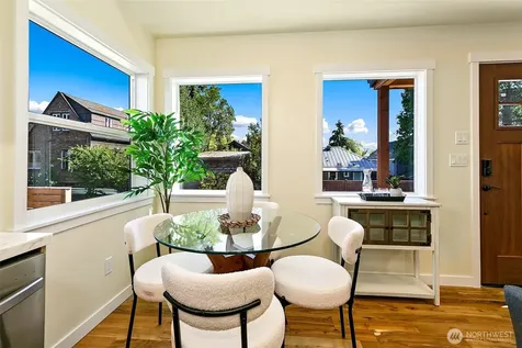 330 NE Elk Place Seattle WA 98115
