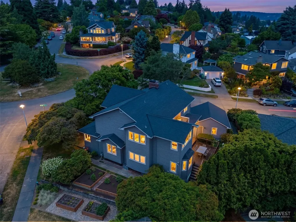 5716 Ann Arbor Avenue NE Seattle WA 98105