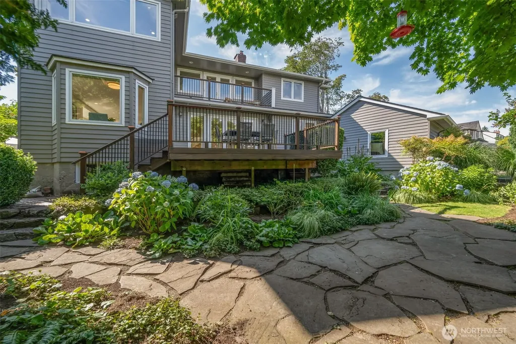 5716 Ann Arbor Avenue NE Seattle WA 98105