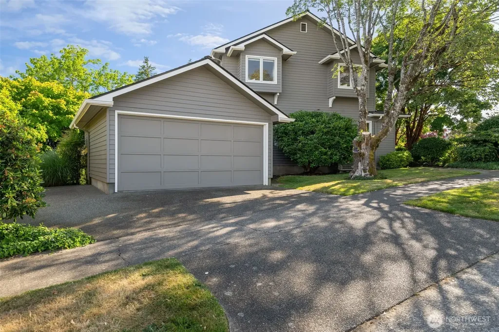 5716 Ann Arbor Avenue NE Seattle WA 98105