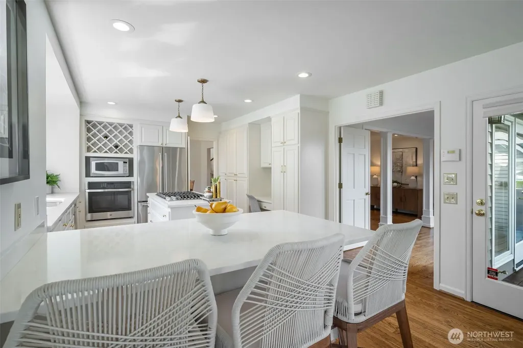 5716 Ann Arbor Avenue NE Seattle WA 98105