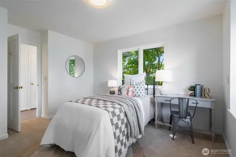 5716 Ann Arbor Avenue NE Seattle WA 98105
