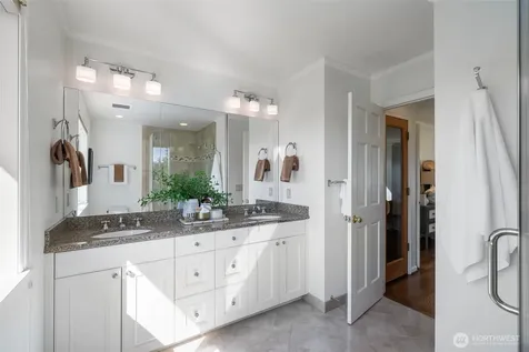 5716 Ann Arbor Avenue NE Seattle WA 98105