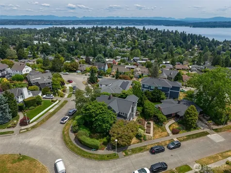 5716 Ann Arbor Avenue NE Seattle WA 98105