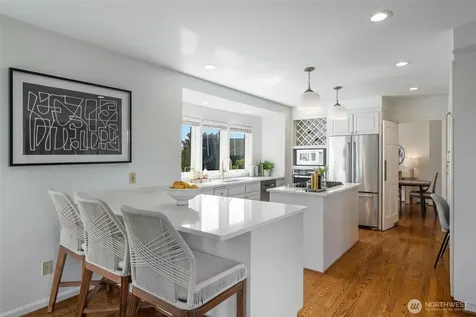 5716 Ann Arbor Avenue NE Seattle WA 98105