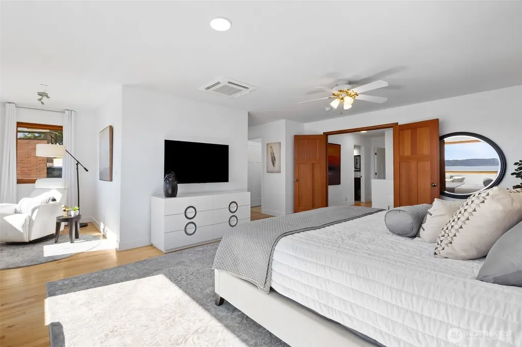 12112 25th Ave SW Burien WA 98146