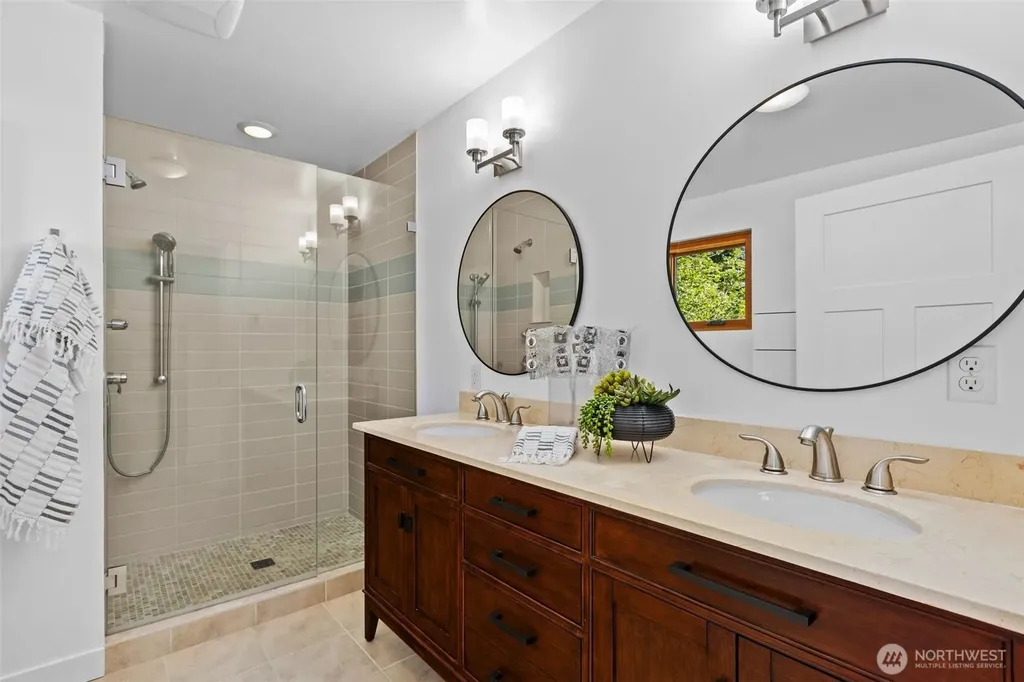 12112 25th Ave SW Burien WA 98146