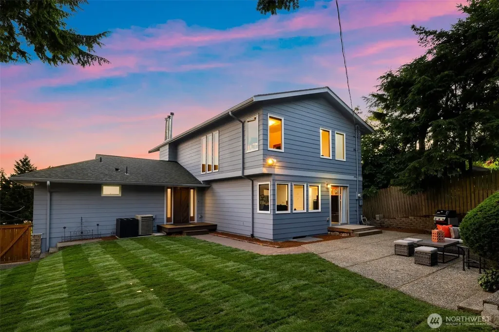 12112 25th Ave SW Burien WA 98146