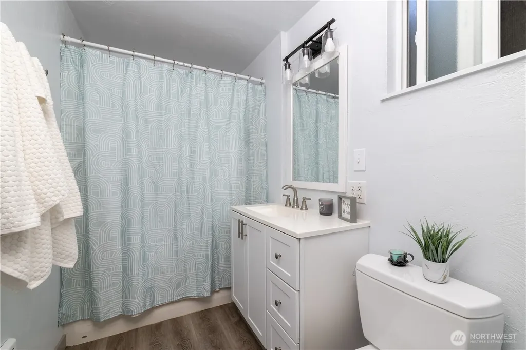301 E Lakeshore Drive W Shelton WA 98584