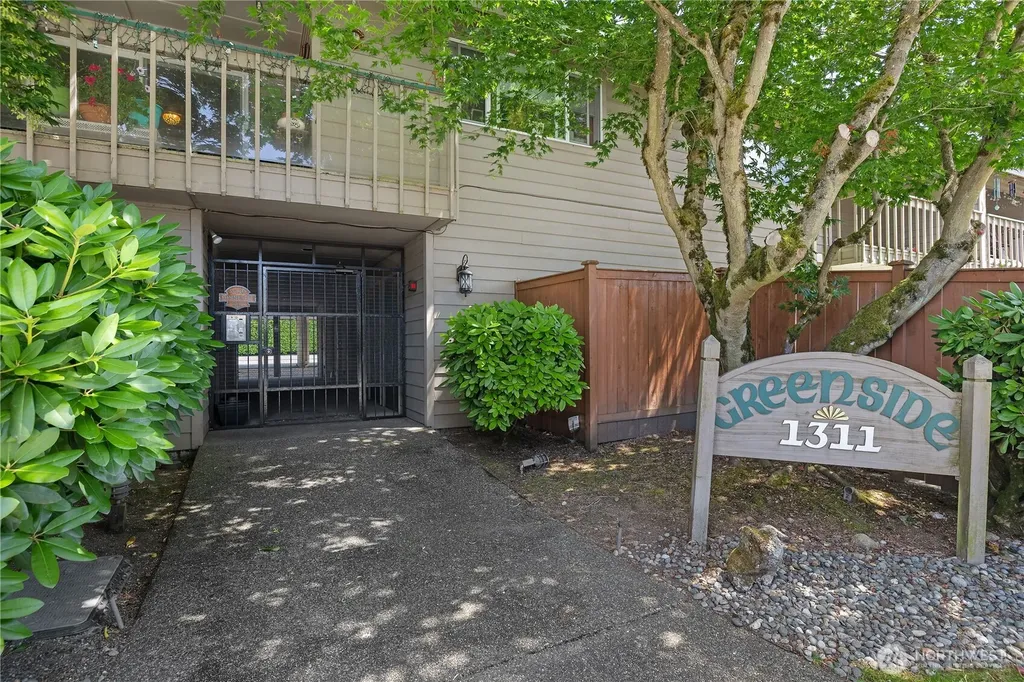 1311 N Highlands Parkway Tacoma WA 98406