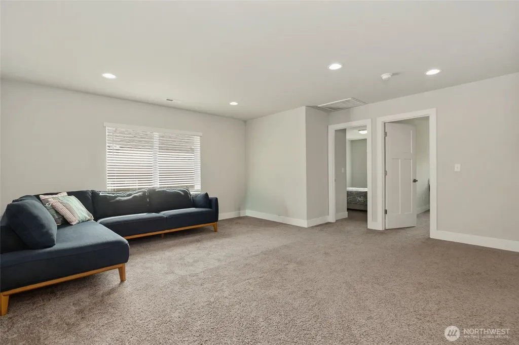 1227 199th Street SE Bothell WA 98012
