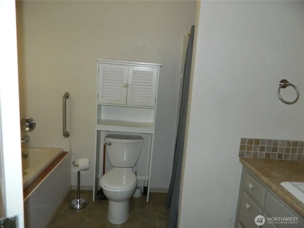16 Orchard Loop S Tonasket WA 98855