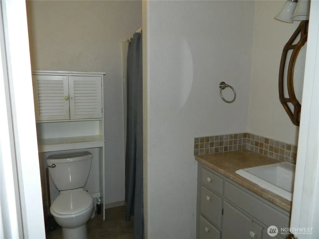 16 Orchard Loop S Tonasket WA 98855