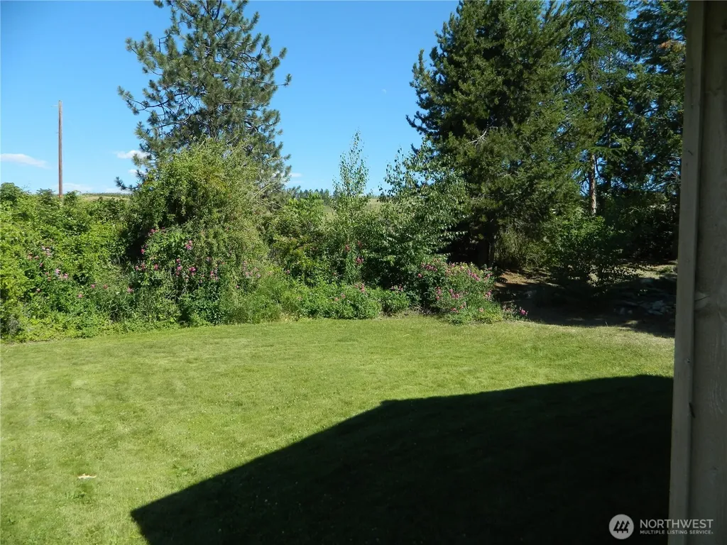 16 Orchard Loop S Tonasket WA 98855