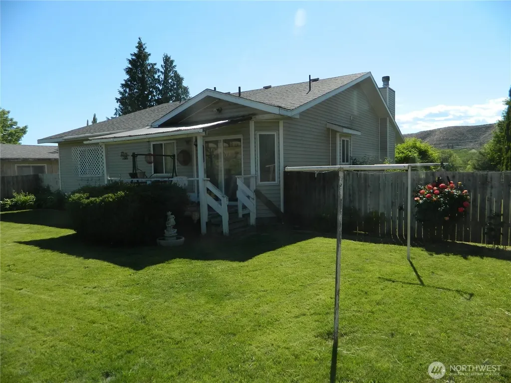 16 Orchard Loop S Tonasket WA 98855