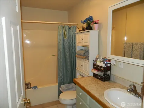 16 Orchard Loop S Tonasket WA 98855
