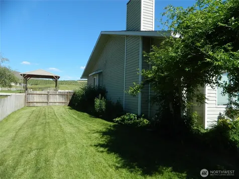 16 Orchard Loop S Tonasket WA 98855