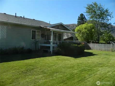 16 Orchard Loop S Tonasket WA 98855