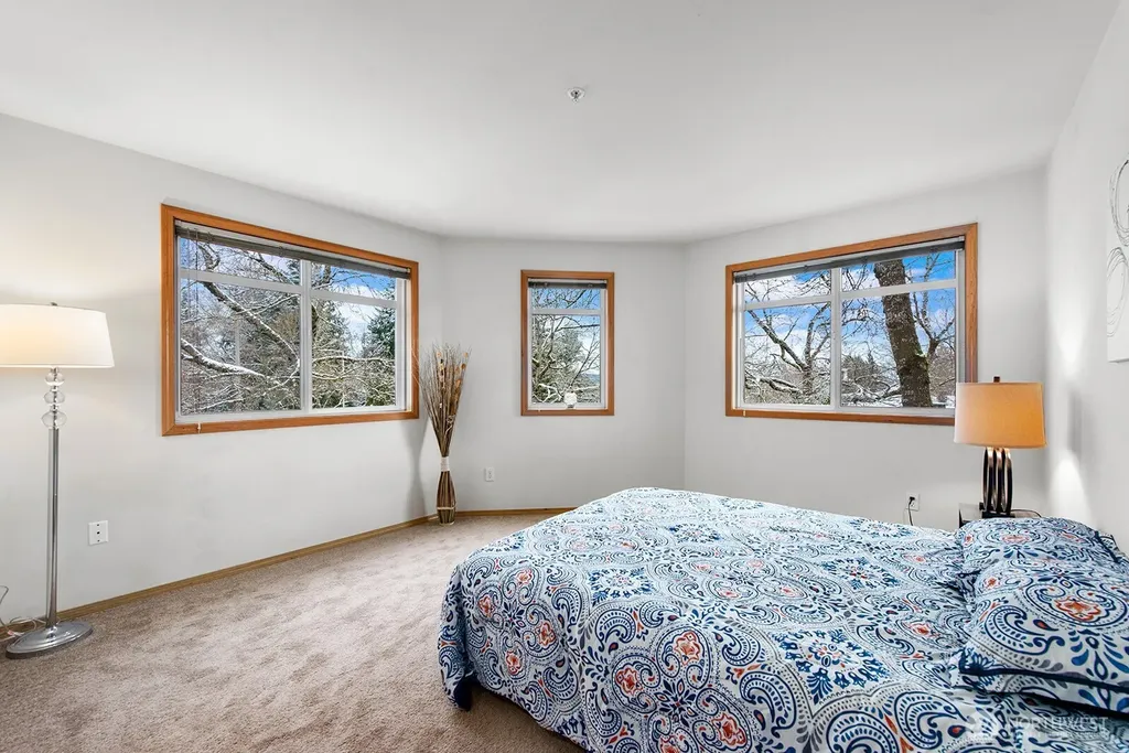9517 35th Avenue NE Seattle WA 98115