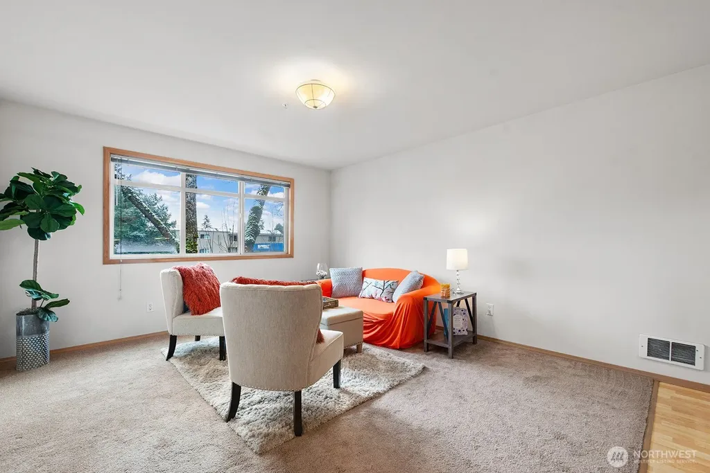 9517 35th Avenue NE Seattle WA 98115