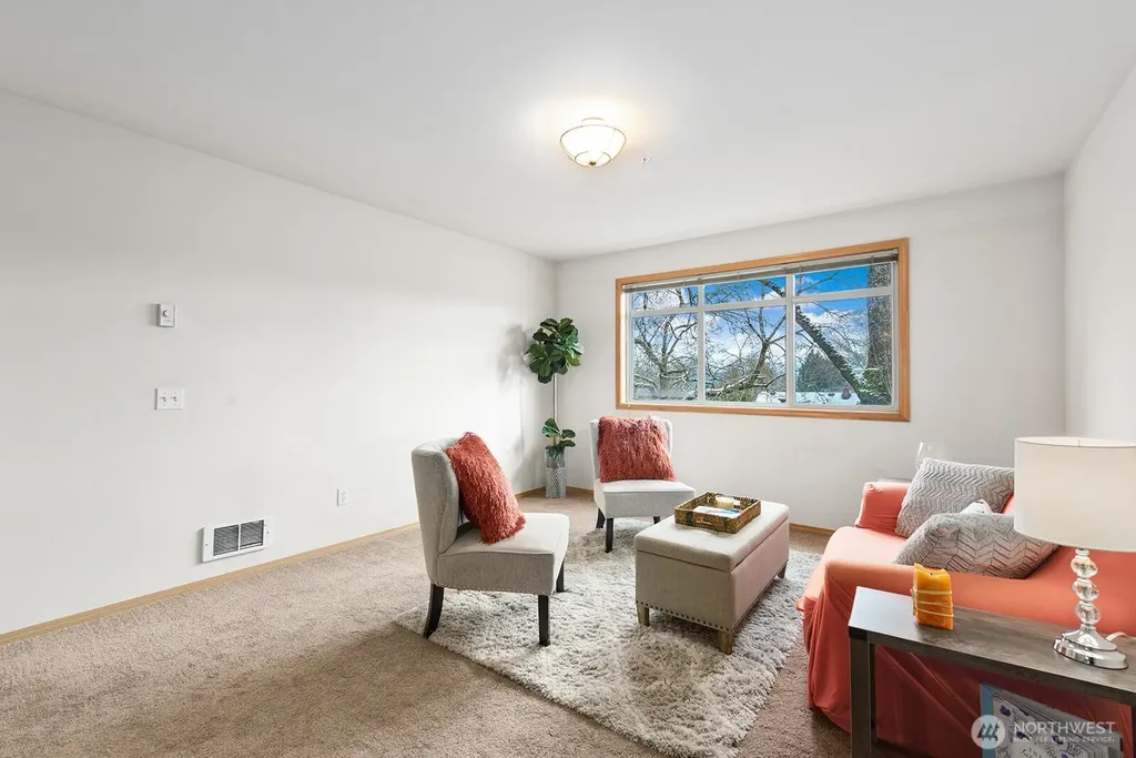 9517 35th Avenue NE Seattle WA 98115