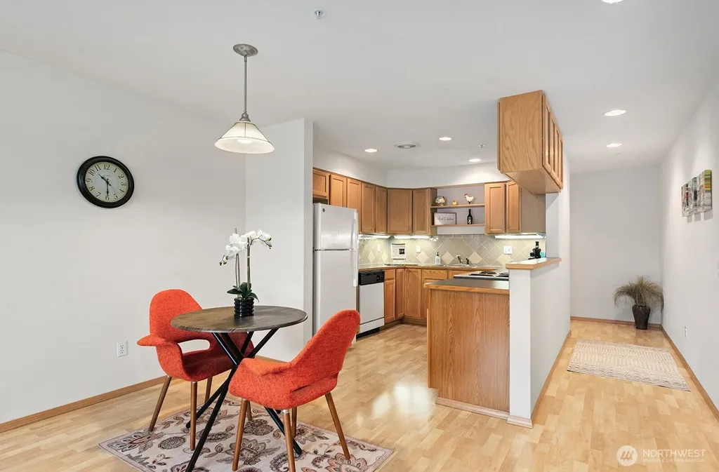 9517 35th Avenue NE Seattle WA 98115