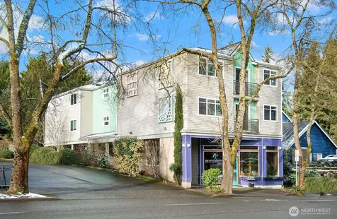 9517 35th Avenue NE Seattle WA 98115