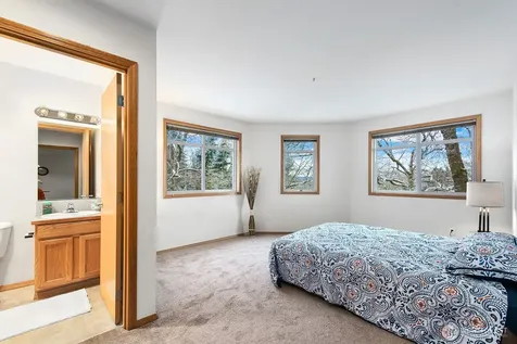 9517 35th Avenue NE Seattle WA 98115