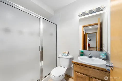 9517 35th Avenue NE Seattle WA 98115