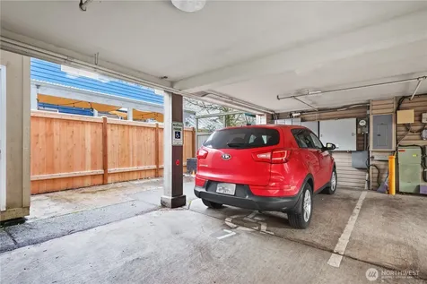 9517 35th Avenue NE Seattle WA 98115