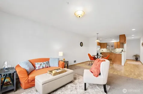 9517 35th Avenue NE Seattle WA 98115