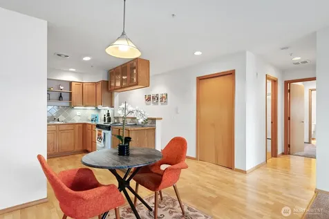 9517 35th Avenue NE Seattle WA 98115